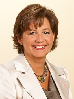 Claudine Schmid